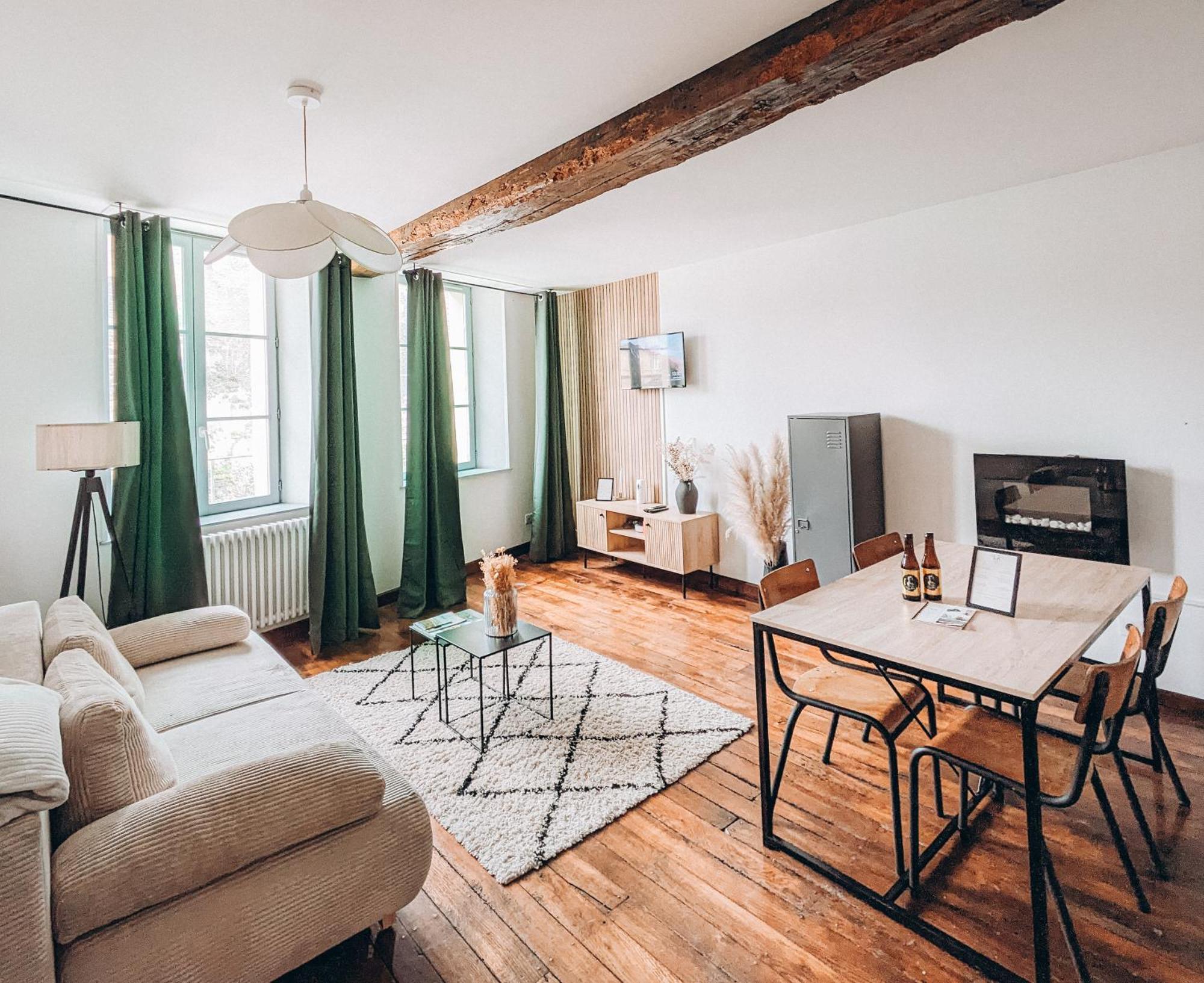 סדאן Appartement Vue Sur Chateau-Fort 3 Etoiles מראה חיצוני תמונה